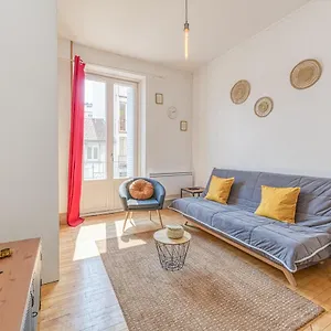 le-positif-gare-confort-spacieux.hotels-rhonealpes.com/